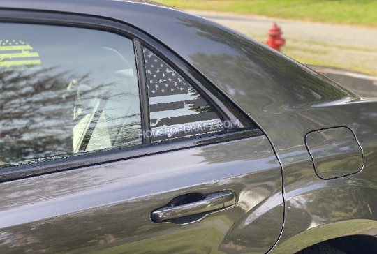MotorSkinz Blackout Gas Cap Door Vinyl Decal Overlay For Chrysler 300 300C 2011-2018